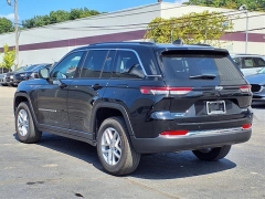Used 2023 Jeep Grand Cherokee Laredo 4x4 at Maxx Loans near St. Adrian, MI