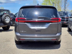 Used 2023 Chrysler Pacifica Touring L FWD at Maxx Loans near ,