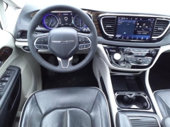 Used 2023 Chrysler Pacifica Limited FWD at Maxx Loans near St. Adrian, MI