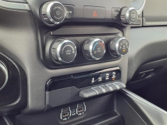 Used 2022  Ram 1500 Big Horn 4x4 Crew Cab 5'7" Box at Maxx Loans near St&period; Adrian&comma; MI