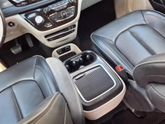 Used 2019 Chrysler Pacifica Limited FWD at Maxx Loans near St. Adrian, MI