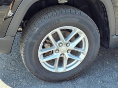 Used 2023 Jeep Grand Cherokee Laredo 4x4 at Maxx Loans near St. Adrian, MI