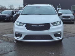 Used 2023 Chrysler Pacifica Limited FWD at Maxx Loans near St. Adrian, MI