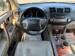Used 2009  Toyota Highlander FWD 4dr V6 Limited &lpar;Natl&rpar; at Auto Finance Center near Matthews&comma; NC