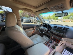 Used 2009  Toyota Highlander FWD 4dr V6 Limited &lpar;Natl&rpar; at Auto Finance Center near Matthews&comma; NC