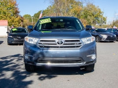 Used 2013  Toyota Highlander 4WD 4dr V6 &lpar;Natl&rpar; at Auto Finance Center of Rock Hill near Rock Hill&comma; SC