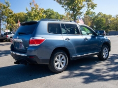 Used 2013  Toyota Highlander 4WD 4dr V6 &lpar;Natl&rpar; at Auto Finance Center of Rock Hill near Rock Hill&comma; SC
