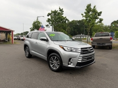 Used 2018  Toyota Highlander V6 FWD &lpar;Natl&rpar; at Auto Finance Center near Matthews&comma; NC