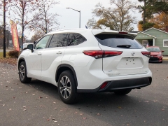 Used 2020  Toyota Highlander 4d SUV FWD XLE at Auto Finance Center of Rock Hill near Rock Hill&comma; SC