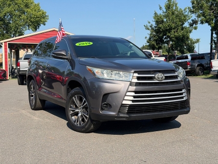 Used 2019 Toyota Highlander 4d SUV FWD LE at Auto Finance Center near Rock Hill, SC
