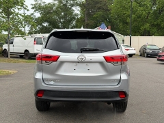 Used 2018  Toyota Highlander V6 FWD &lpar;Natl&rpar; at Auto Finance Center near Matthews&comma; NC