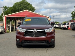 Used 2015  Toyota Highlander FWD 4dr V6 LE &lpar;Natl&rpar; at Auto Finance Center near Matthews&comma; NC