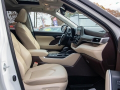 Used 2020  Toyota Highlander 4d SUV FWD XLE at Auto Finance Center of Rock Hill near Rock Hill&comma; SC