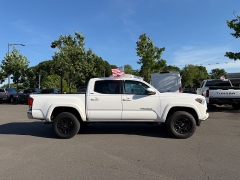 Used 2021  Toyota Tacoma 2WD Double Cab 5' Bed V6 AT &lpar;Natl&rpar; at Auto Finance Center near Matthews&comma; NC