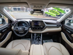 Used 2020  Toyota Highlander 4d SUV FWD XLE at Auto Finance Center of Rock Hill near Rock Hill&comma; SC