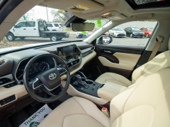 Used 2020  Toyota Highlander 4d SUV FWD XLE at Auto Finance Center of Rock Hill near Rock Hill&comma; SC