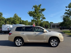 Used 2009  Toyota Highlander FWD 4dr V6 Limited &lpar;Natl&rpar; at Auto Finance Center near Matthews&comma; NC