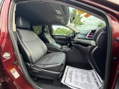 Used 2015  Toyota Highlander FWD 4dr V6 LE &lpar;Natl&rpar; at Auto Finance Center near Matthews&comma; NC