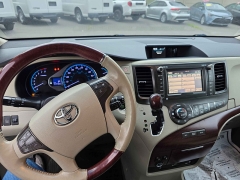 Used 2014  Toyota Sienna 5dr 7-Pass Van V6 AWD &lpar;Natl&rpar; at Auto Finance Center near Matthews&comma; NC