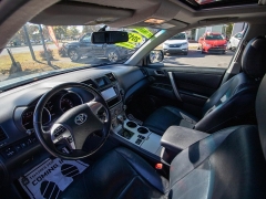 Used 2013  Toyota Highlander 4WD 4dr V6 &lpar;Natl&rpar; at Auto Finance Center of Rock Hill near Rock Hill&comma; SC