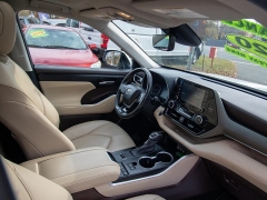 Used 2020  Toyota Highlander 4d SUV FWD XLE at Auto Finance Center of Rock Hill near Rock Hill&comma; SC