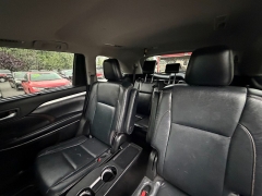 Used 2018  Toyota Highlander V6 FWD &lpar;Natl&rpar; at Auto Finance Center near Matthews&comma; NC
