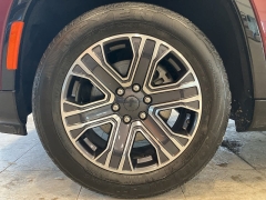 Used 2024  Jeep Wagoneer Series II 4x4 at Maxx Loans near St&period; Adrian&comma; MI