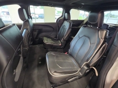 Used 2025  Chrysler Pacifica Limited FWD at Maxx Loans near St&period; Adrian&comma; MI