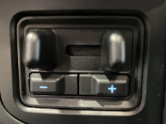 Used 2024  Ford Expedition Platinum 4x4 at Maxx Loans near St&period; Adrian&comma; MI