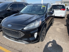 Used 2020  Ford Escape 4d SUV AWD Titanium at Maxx Loans near St&period; Adrian&comma; MI