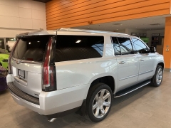 Used 2020 Cadillac Escalade ESV 4d SUV 4WD Luxury at Maxx Loans near St. Adrian, MI