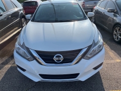 Used 2018 Nissan Altima 2.5 SL Sedan at Suburban Ford of Sterling Heights near Sterling Heights, MI