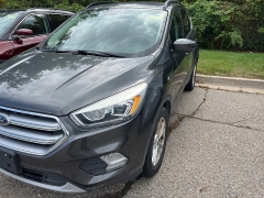 Used 2017 Ford Escape 4d SUV FWD SE at Suburban Ford of Sterling Heights near Sterling Heights, MI