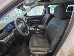 Used 2023  Jeep Grand Cherokee Laredo 4x4 at Maxx Loans near St&period; Adrian&comma; MI