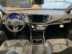 Used 2026  Chrysler Pacifica Limited FWD at Maxx Loans near St. Adrian, MI