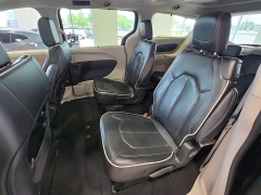 Used 2023  Chrysler Pacifica Limited FWD at Maxx Loans near St&period; Adrian&comma; MI
