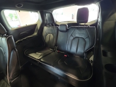 Used 2025  Chrysler Pacifica Limited FWD at Maxx Loans near St&period; Adrian&comma; MI