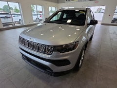 Used 2024  Jeep Compass Latitude 4x4 at Maxx Loans near St&period; Adrian&comma; MI