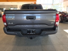 Used 2020  Toyota Tacoma 4WD Double Cab 6' Bed V6 AT &lpar;Natl&rpar; at Maxx Loans near St&period; Adrian&comma; MI