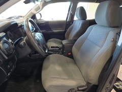 Used 2020  Toyota Tacoma 4WD Double Cab 6' Bed V6 AT &lpar;Natl&rpar; at Maxx Loans near St&period; Adrian&comma; MI