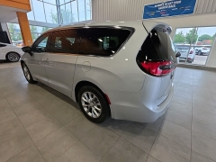 Used 2026  Chrysler Pacifica Limited FWD at Maxx Loans near St&period; Adrian&comma; MI