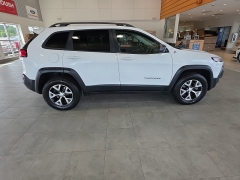 Used 2018  Jeep Cherokee Trailhawk Leather Plus 4x4 at Maxx Loans near St&period; Adrian&comma; MI