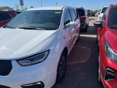 Used 2022 Chrysler Pacifica Hybrid Touring L FWD at Suburban Ford of Sterling Heights near Sterling Heights, MI