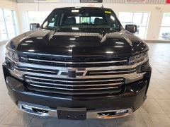 Used 2019  Chevrolet Silverado 1500 4WD Crew Cab 157" High Country at Maxx Loans near St&period; Adrian&comma; MI