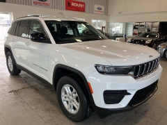Used 2023  Jeep Grand Cherokee Laredo 4x4 at Maxx Loans near St&period; Adrian&comma; MI