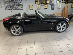 Used 2007 Pontiac Solstice 2dr Convertible at Maxx Loans near St. Adrian, MI