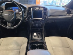 Used 2019  Chrysler 300 4d Sedan AWD S at Maxx Loans near St&period; Adrian&comma; MI