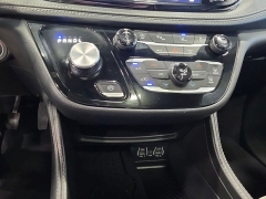 Used 2025  Chrysler Pacifica Limited FWD at Maxx Loans near St&period; Adrian&comma; MI