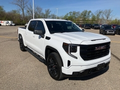 Used 2022 GMC Sierra 1500 4WD Crew Cab Elevation at Maxx Loans near ,