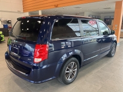 Used 2017 Dodge Grand Caravan 4d Wagon SXT at Maxx Loans near St. Adrian, MI